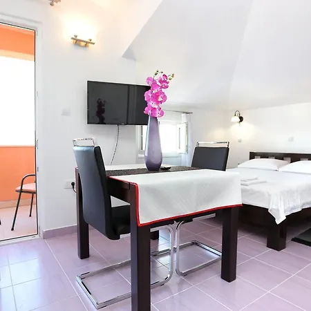 Studio Zecevo Rtic 10400a Apartamento Rogoznica (Sibenik-Knin)
